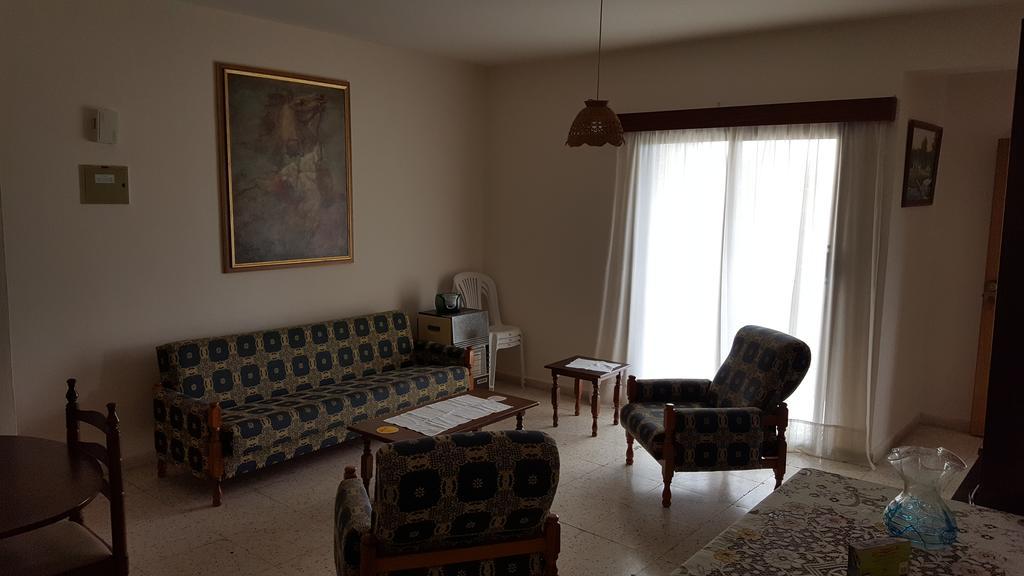 Chariandry Court Apartment Pissouri Exterior photo